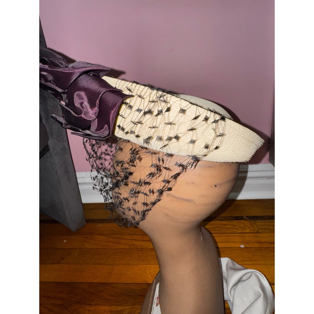 Vintage Draper Saks-34th NY Straw Pillbox Hat Birdcage Veil Plum Bow Cream Retro - Picture 4 of 10